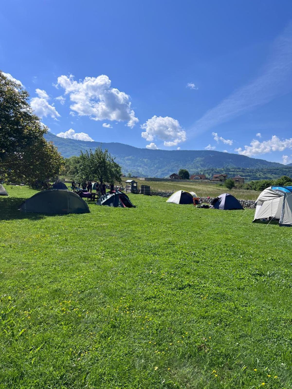 Camp Hotel Lake Views Плав Екстер'єр фото