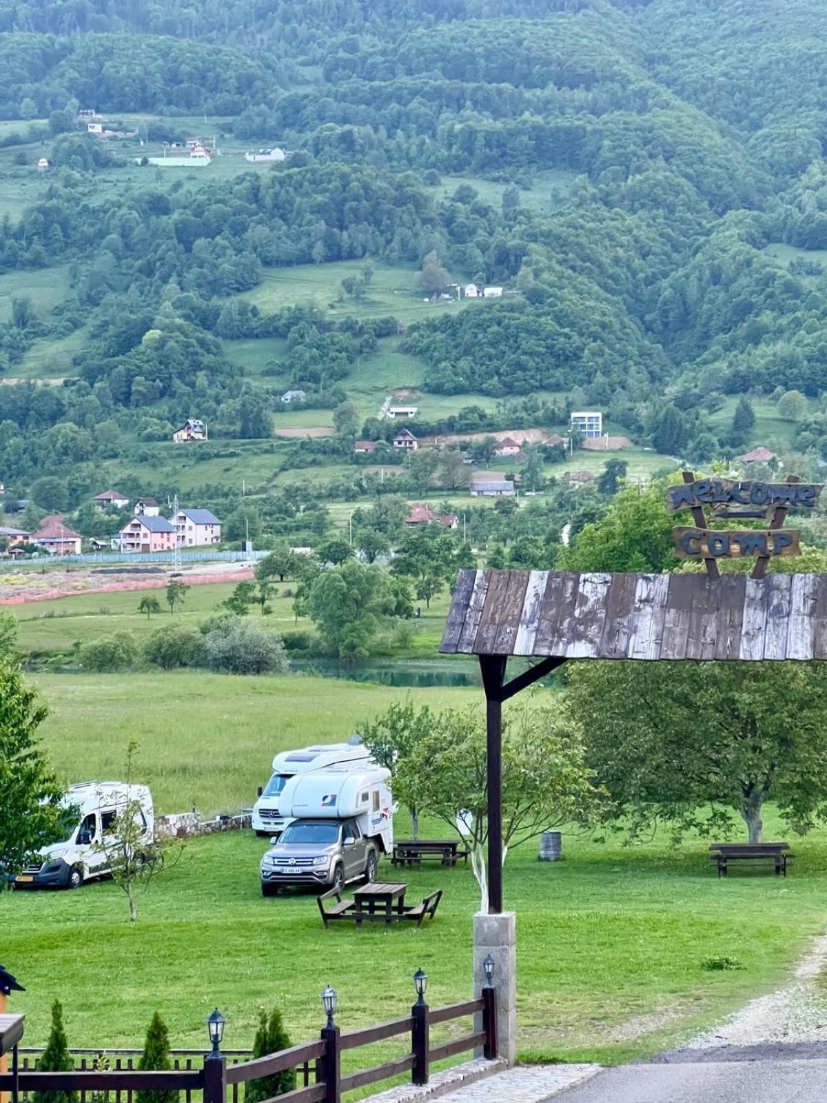 Camp Hotel Lake Views Плав Екстер'єр фото