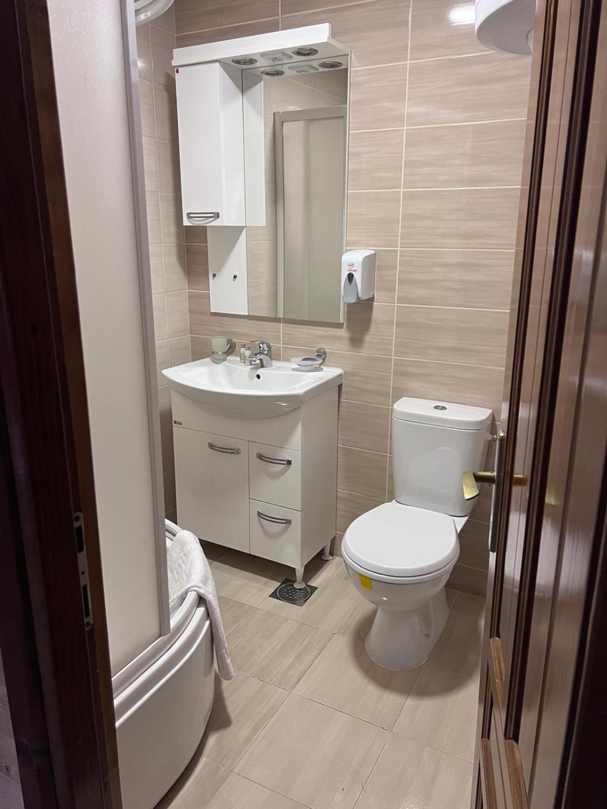 Camp Hotel Lake Views Плав Екстер'єр фото
