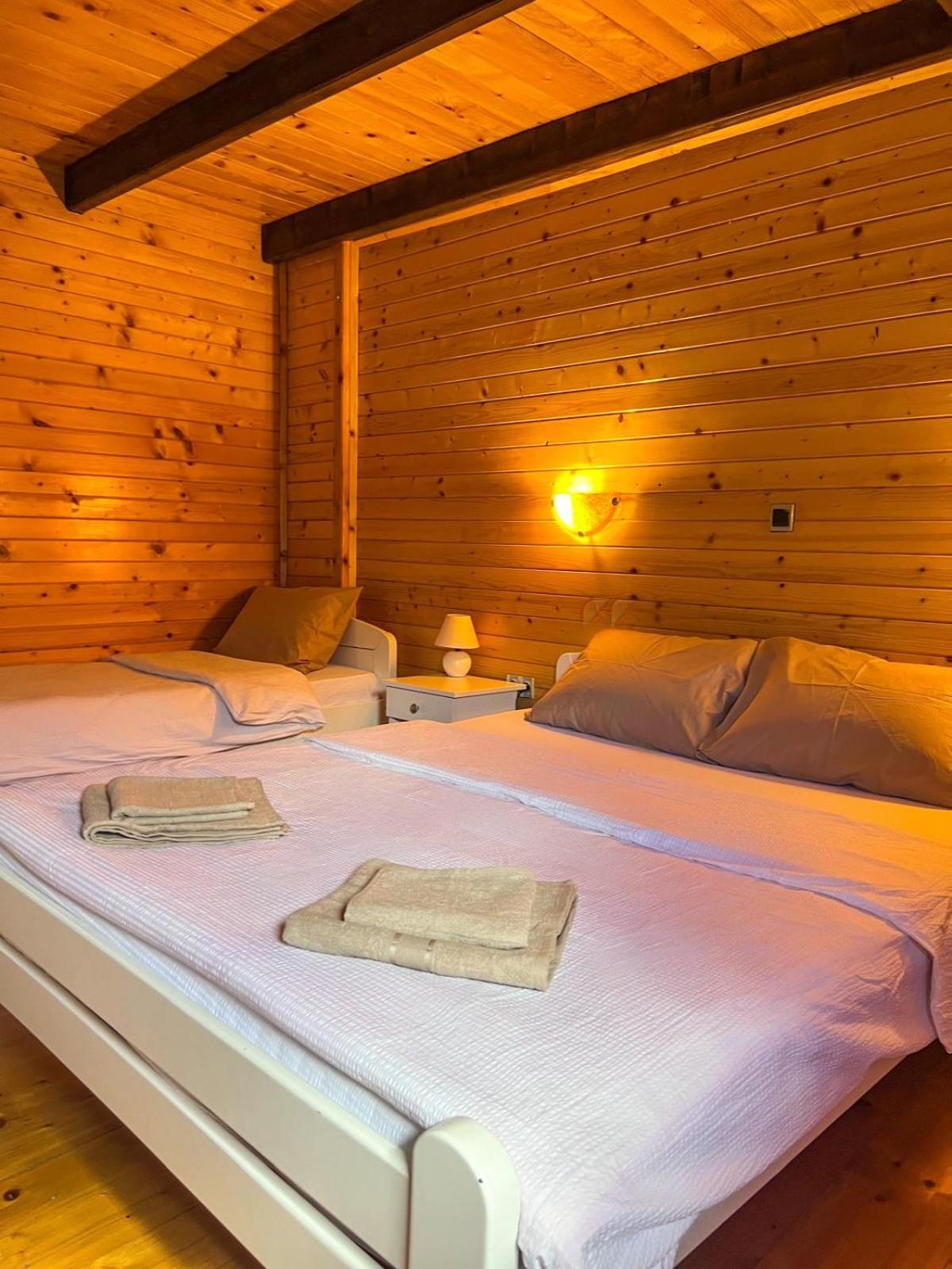 Camp Hotel Lake Views Плав Екстер'єр фото